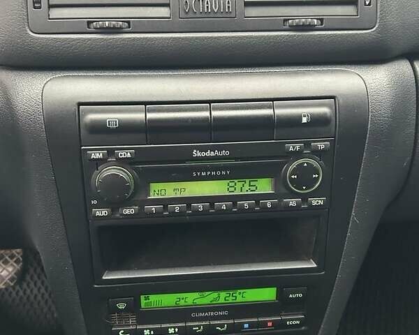 Серый Шкода Октавия, объемом двигателя 1.6 л и пробегом 255 тыс. км за 5000 $, фото 7 на Automoto.ua
