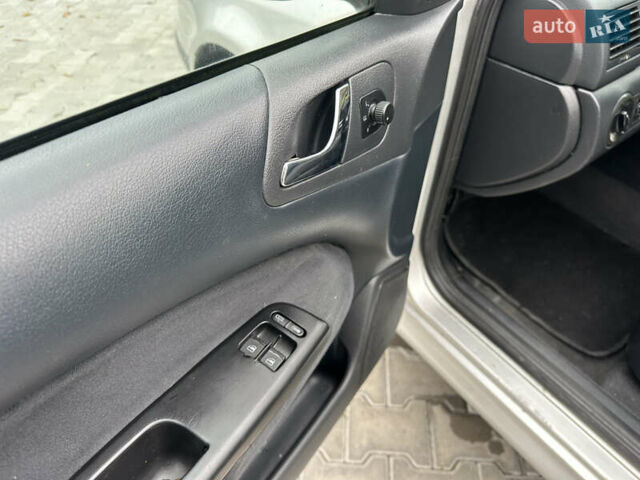 Серый Шкода Октавия, объемом двигателя 1.6 л и пробегом 217 тыс. км за 4750 $, фото 53 на Automoto.ua