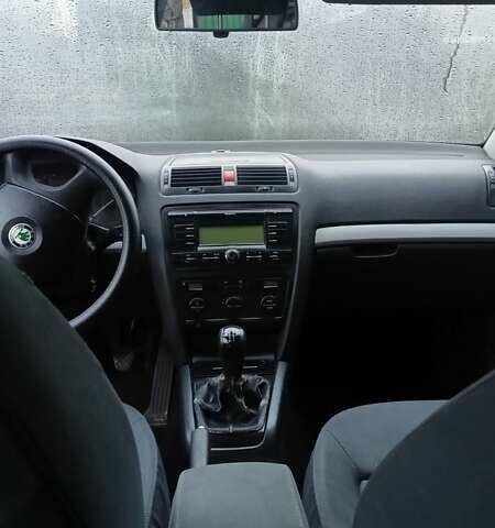 Серый Шкода Октавия, объемом двигателя 1.6 л и пробегом 263 тыс. км за 4599 $, фото 6 на Automoto.ua