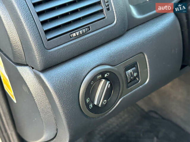 Серый Шкода Октавия, объемом двигателя 1.6 л и пробегом 171 тыс. км за 5474 $, фото 58 на Automoto.ua