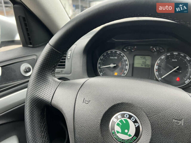 Серый Шкода Октавия, объемом двигателя 1.6 л и пробегом 220 тыс. км за 5750 $, фото 71 на Automoto.ua