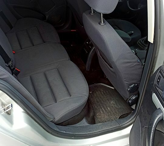 Шкода Октавия 2005 в Буче на Automoto.ua Серый Шкода Октавия, объемом двигателя 1.9 л и пробегом 338 тыс. км за 4450 $, фото 7 на Automoto.ua