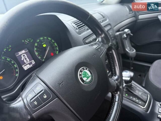 Серый Шкода Октавия, объемом двигателя 1.6 л и пробегом 184 тыс. км за 6499 $, фото 60 на Automoto.ua