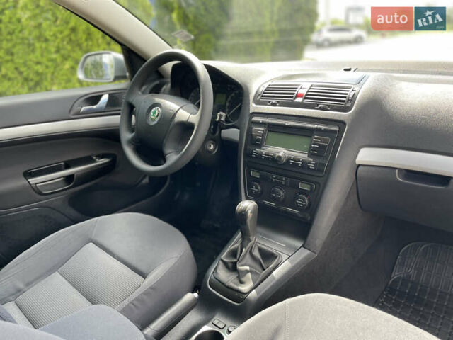 Сірий Шкода Октавія, об'ємом двигуна 1.6 л та пробігом 197 тис. км за 6350 $, фото 12 на Automoto.ua