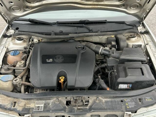 Серый Шкода Октавия, объемом двигателя 1.6 л и пробегом 255 тыс. км за 5000 $, фото 6 на Automoto.ua