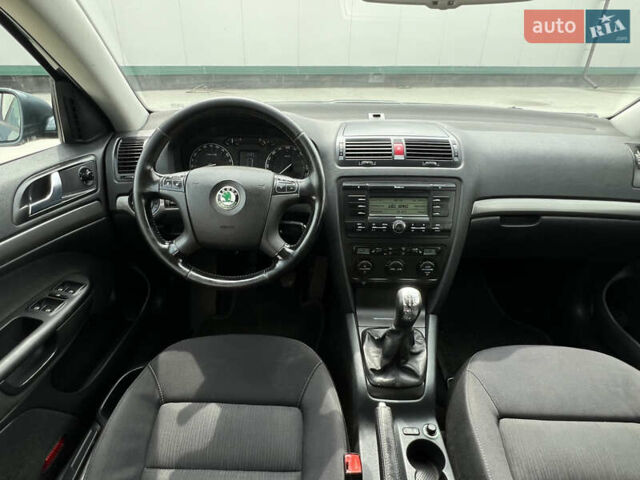 Сірий Шкода Октавія, об'ємом двигуна 1.6 л та пробігом 180 тис. км за 6100 $, фото 37 на Automoto.ua