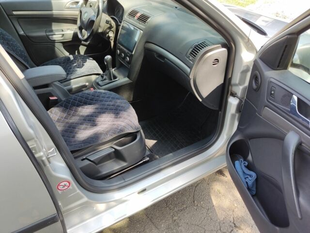 Сірий Шкода Октавія, об'ємом двигуна 0 л та пробігом 200 тис. км за 7300 $, фото 10 на Automoto.ua