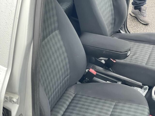 Сірий Шкода Октавія, об'ємом двигуна 1.6 л та пробігом 246 тис. км за 4850 $, фото 1 на Automoto.ua