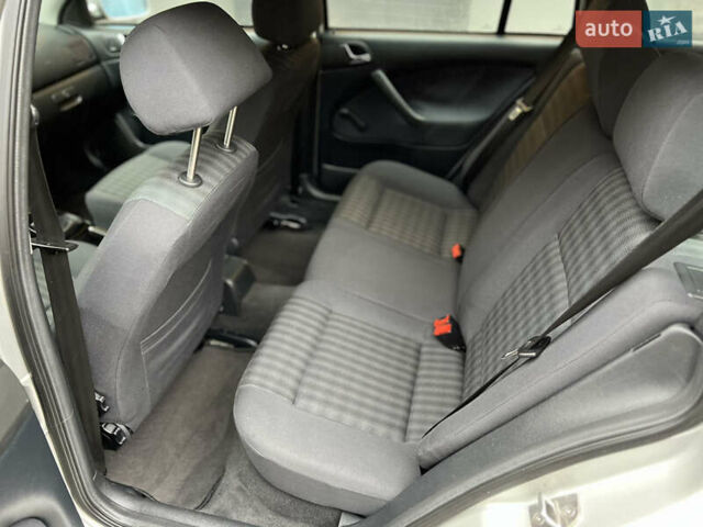 Сірий Шкода Октавія, об'ємом двигуна 1.6 л та пробігом 213 тис. км за 5350 $, фото 21 на Automoto.ua