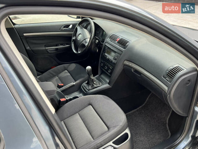 Сірий Шкода Октавія, об'ємом двигуна 1.6 л та пробігом 180 тис. км за 6100 $, фото 36 на Automoto.ua