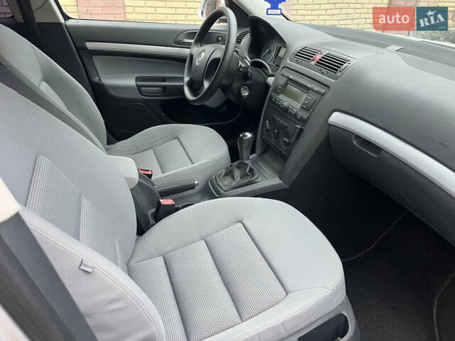 Серый Шкода Октавия, объемом двигателя 1.6 л и пробегом 215 тыс. км за 6450 $, фото 40 на Automoto.ua