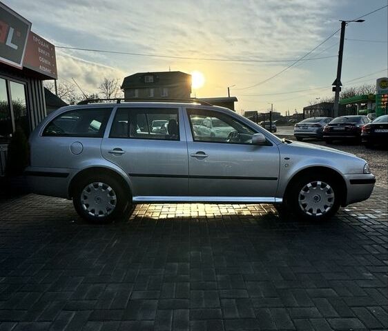 Серый Шкода Октавия, объемом двигателя 1.6 л и пробегом 244 тыс. км за 5600 $, фото 2 на Automoto.ua