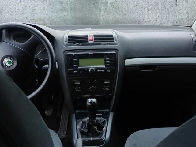 Серый Шкода Октавия, объемом двигателя 1.6 л и пробегом 263 тыс. км за 4599 $, фото 8 на Automoto.ua