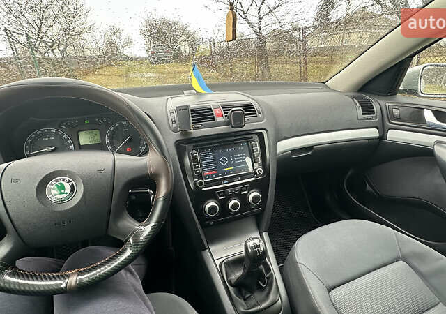Серый Шкода Октавия, объемом двигателя 1.6 л и пробегом 240 тыс. км за 5100 $, фото 14 на Automoto.ua