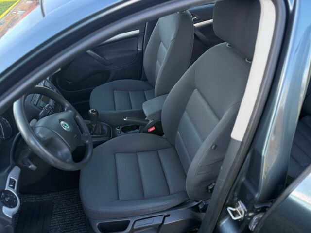 Серый Шкода Октавия, объемом двигателя 1.6 л и пробегом 149 тыс. км за 5500 $, фото 9 на Automoto.ua