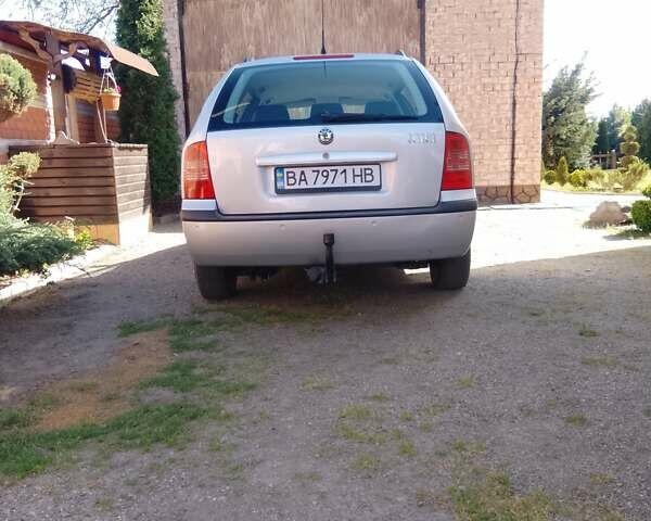 Серый Шкода Октавия, объемом двигателя 1.6 л и пробегом 230 тыс. км за 4850 $, фото 7 на Automoto.ua
