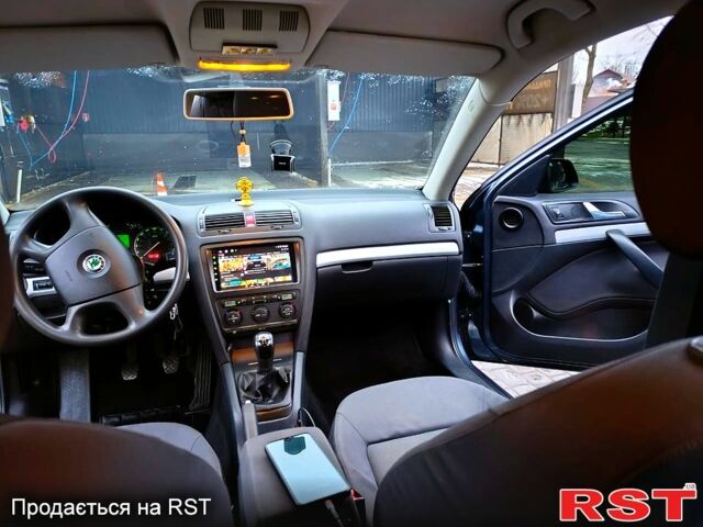 Сірий Шкода Октавія, об'ємом двигуна 1.6 л та пробігом 218 тис. км за 7000 $, фото 2 на Automoto.ua