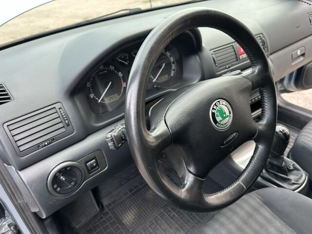 Сірий Шкода Октавія, об'ємом двигуна 1.6 л та пробігом 201 тис. км за 6000 $, фото 3 на Automoto.ua