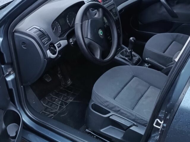 Серый Шкода Октавия, объемом двигателя 1.6 л и пробегом 263 тыс. км за 4599 $, фото 6 на Automoto.ua