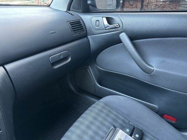 Сірий Шкода Октавія, об'ємом двигуна 1.6 л та пробігом 201 тис. км за 6000 $, фото 14 на Automoto.ua