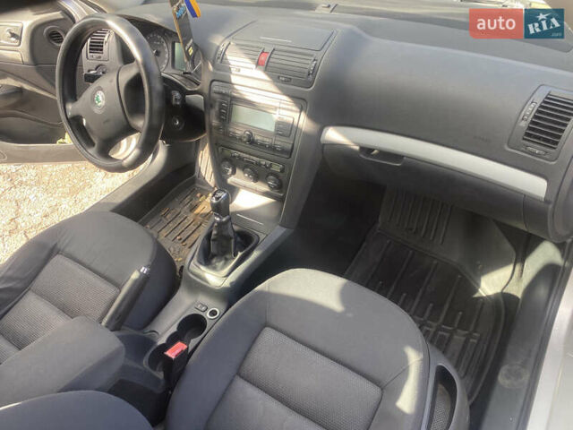 Шкода Октавія 2005 у Краматорске на Automoto.ua Сірий Шкода Октавія, об'ємом двигуна 1.6 л та пробігом 250 тис. км за 6000 $, фото 6 на Automoto.ua