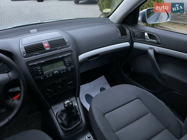 Серый Шкода Октавия, объемом двигателя 1.6 л и пробегом 223 тыс. км за 5850 $, фото 16 на Automoto.ua