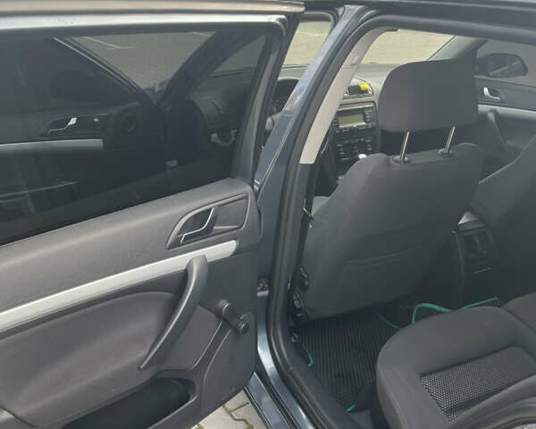 Шкода Октавия 2005 в Хмельницком на Automoto.ua Серый Шкода Октавия, объемом двигателя 1.98 л и пробегом 254 тыс. км за 5400 $, фото 15 на Automoto.ua