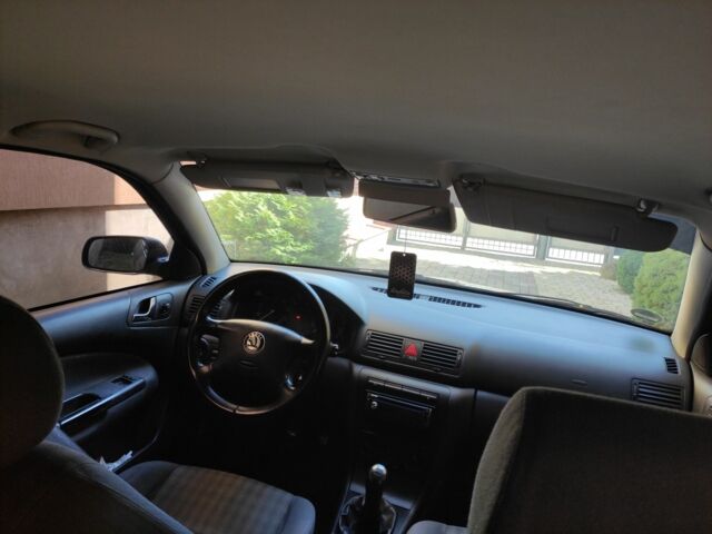 Серый Шкода Октавия, объемом двигателя 1.6 л и пробегом 304 тыс. км за 4400 $, фото 5 на Automoto.ua