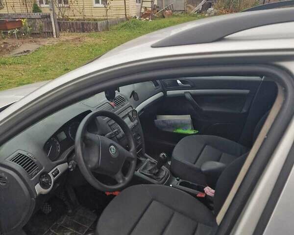 Шкода Октавия 2005 в Киеве на Automoto.ua Серый Шкода Октавия, объемом двигателя 1.9 л и пробегом 337 тыс. км за 3000 $, фото 3 на Automoto.ua