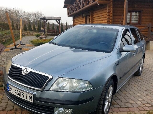 Сірий Шкода Октавія, об'ємом двигуна 2 л та пробігом 318 тис. км за 5201 $, фото 1 на Automoto.ua