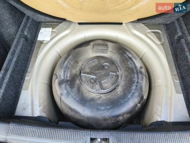 Серый Шкода Октавия, объемом двигателя 1.6 л и пробегом 244 тыс. км за 5700 $, фото 3 на Automoto.ua