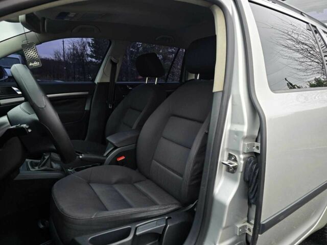 Серый Шкода Октавия, объемом двигателя 1.6 л и пробегом 216 тыс. км за 5899 $, фото 6 на Automoto.ua