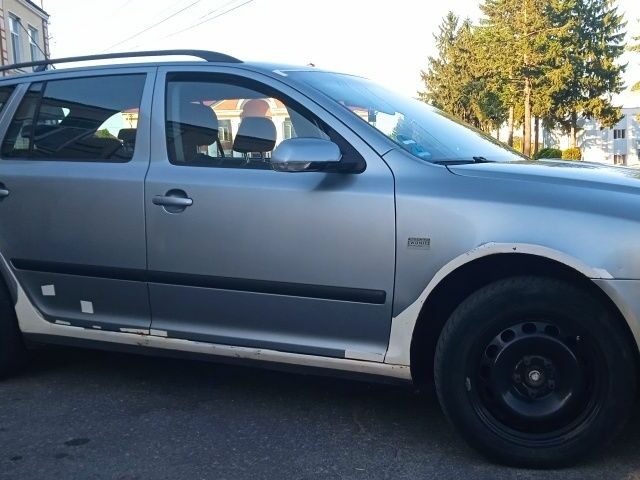 Серый Шкода Октавия, объемом двигателя 1.6 л и пробегом 313 тыс. км за 3500 $, фото 1 на Automoto.ua