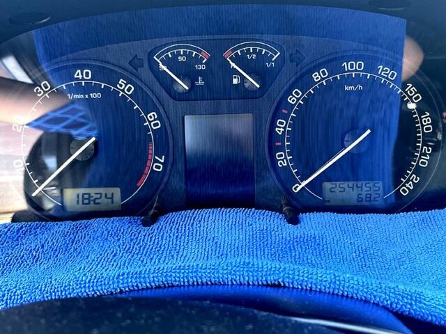 Шкода Октавия 2005 в Полтаве на Automoto.ua Серый Шкода Октавия, объемом двигателя 1.6 л и пробегом 260 тыс. км за 6100 $, фото 7 на Automoto.ua