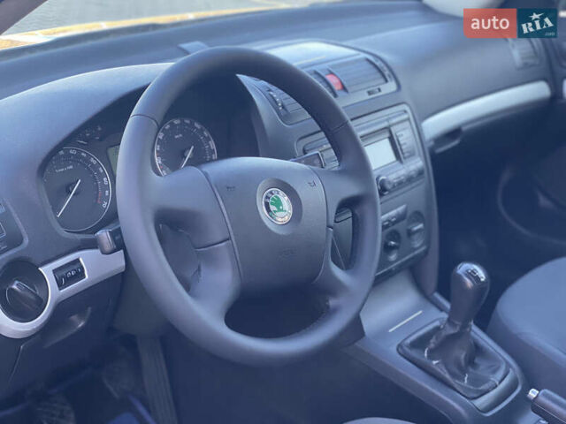 Серый Шкода Октавия, объемом двигателя 1.6 л и пробегом 241 тыс. км за 4899 $, фото 15 на Automoto.ua