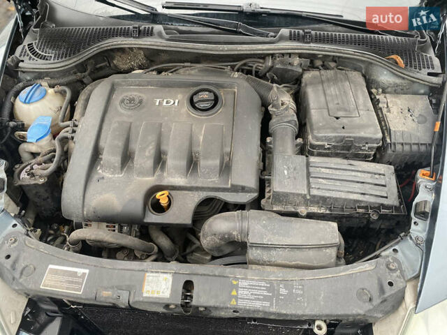 Серый Шкода Октавия, объемом двигателя 1.9 л и пробегом 400 тыс. км за 4900 $, фото 7 на Automoto.ua