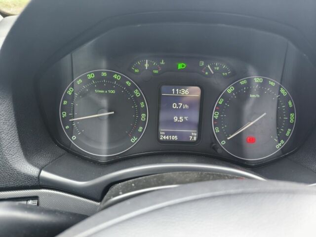 Серый Шкода Октавия, объемом двигателя 1.6 л и пробегом 244 тыс. км за 5700 $, фото 5 на Automoto.ua