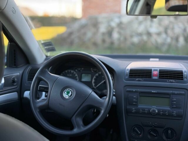 Серый Шкода Октавия, объемом двигателя 1.6 л и пробегом 149 тыс. км за 5500 $, фото 5 на Automoto.ua