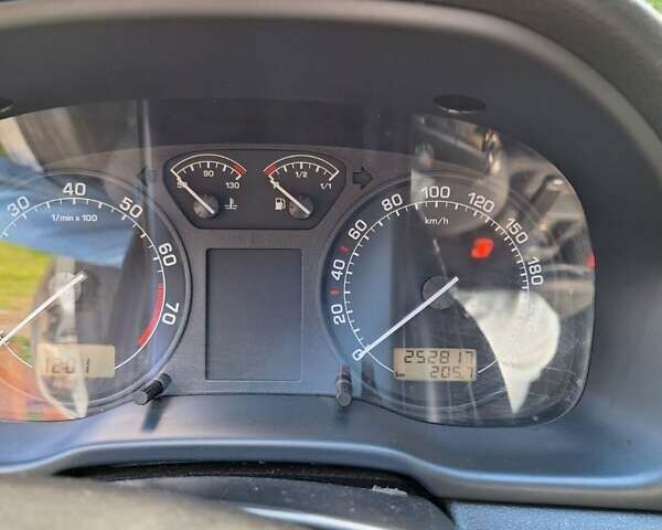 Серый Шкода Октавия, объемом двигателя 1.6 л и пробегом 253 тыс. км за 5200 $, фото 4 на Automoto.ua