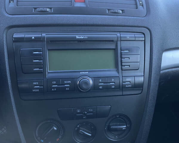 Серый Шкода Октавия, объемом двигателя 1.6 л и пробегом 241 тыс. км за 4899 $, фото 19 на Automoto.ua