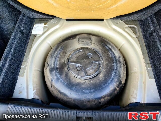 Серый Шкода Октавия, объемом двигателя 1.6 л и пробегом 244 тыс. км за 5500 $, фото 12 на Automoto.ua