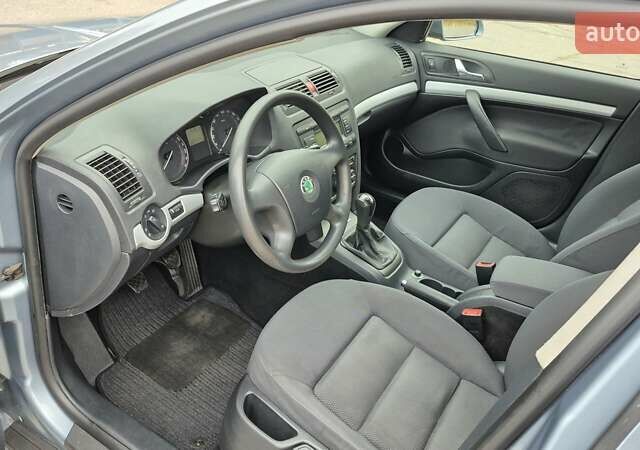 Шкода Октавия 2005 в Полтаве на Automoto.ua Серый Шкода Октавия, объемом двигателя 1.6 л и пробегом 223 тыс. км за 6499 $, фото 12 на Automoto.ua