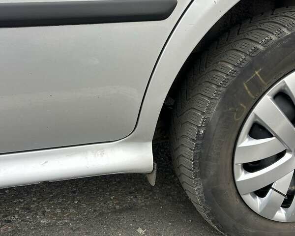 Серый Шкода Октавия, объемом двигателя 1.6 л и пробегом 255 тыс. км за 5000 $, фото 12 на Automoto.ua