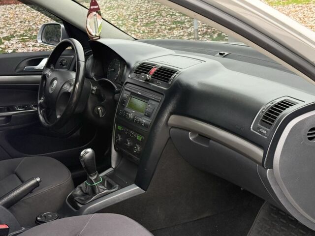 Серый Шкода Октавия, объемом двигателя 2 л и пробегом 277 тыс. км за 5299 $, фото 16 на Automoto.ua