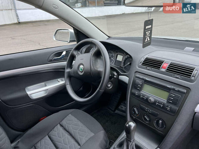 Серый Шкода Октавия, объемом двигателя 1.6 л и пробегом 220 тыс. км за 5750 $, фото 50 на Automoto.ua