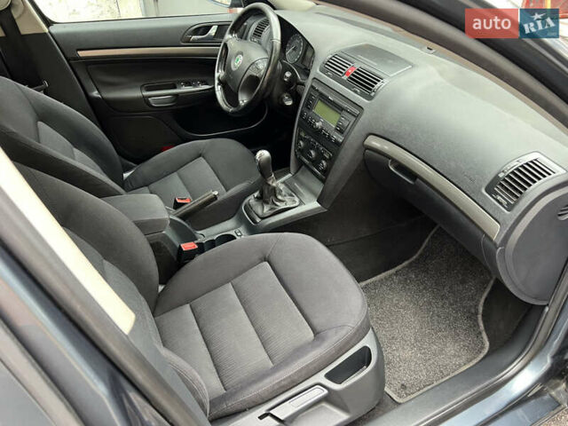 Сірий Шкода Октавія, об'ємом двигуна 1.6 л та пробігом 180 тис. км за 6100 $, фото 28 на Automoto.ua