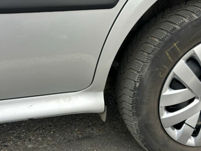 Серый Шкода Октавия, объемом двигателя 1.6 л и пробегом 255 тыс. км за 5000 $, фото 12 на Automoto.ua