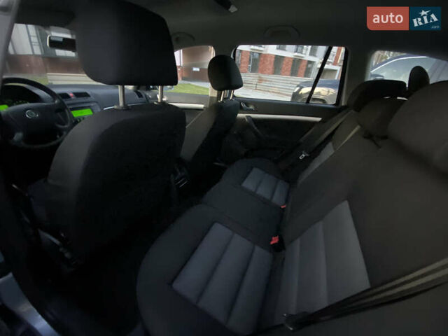 Сірий Шкода Октавія, об'ємом двигуна 1.6 л та пробігом 230 тис. км за 6999 $, фото 52 на Automoto.ua