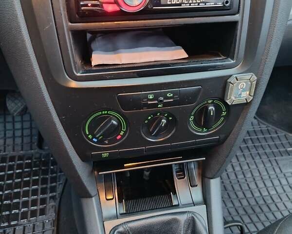 Шкода Октавия 2006 в Нововолынск на Automoto.ua Серый Шкода Октавия, объемом двигателя 1.6 л и пробегом 180 тыс. км за 4750 $, фото 13 на Automoto.ua