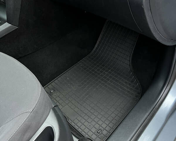 Серый Шкода Октавия, объемом двигателя 1.6 л и пробегом 217 тыс. км за 5700 $, фото 58 на Automoto.ua